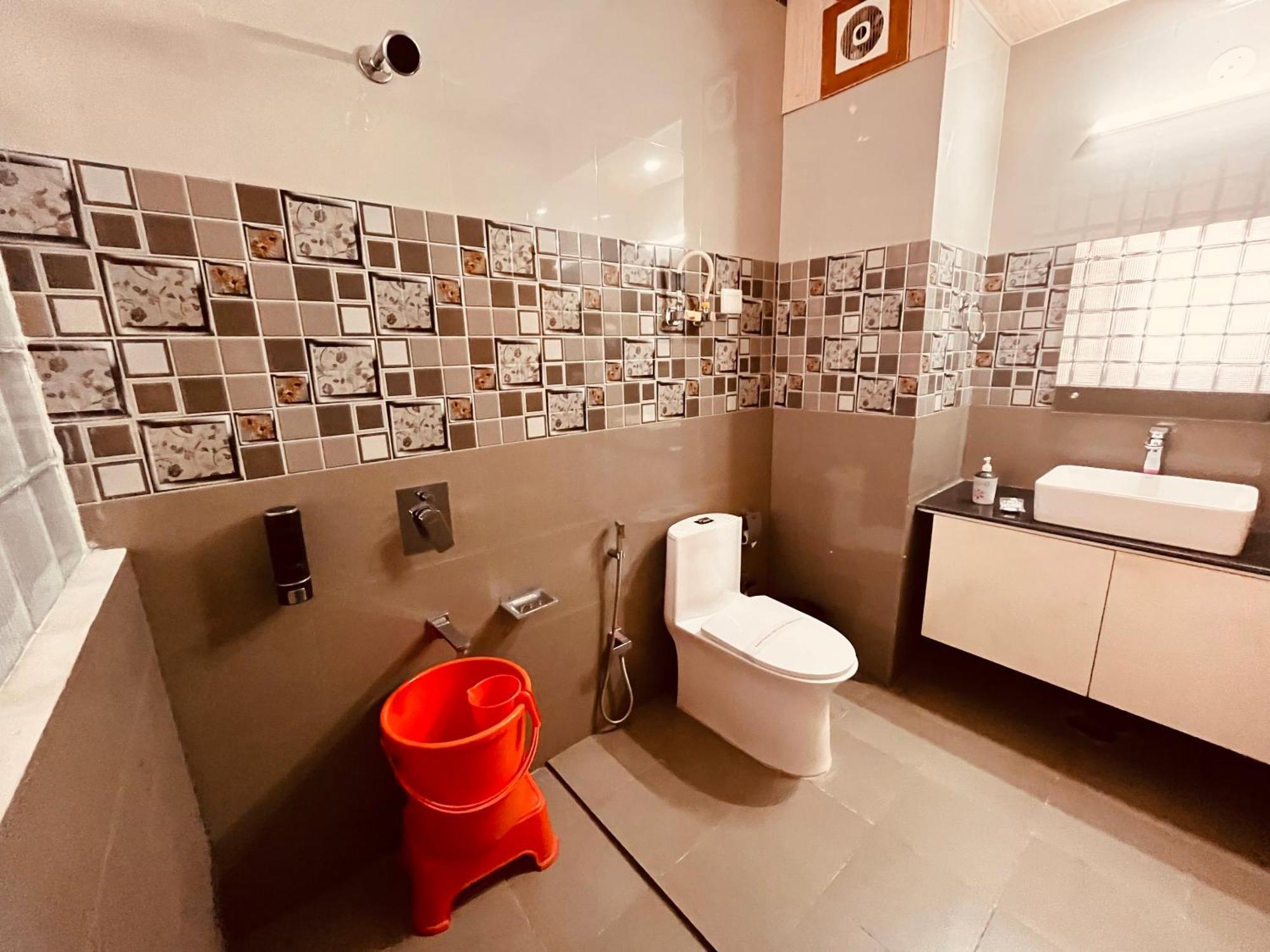 Tata Vista Resort Mall Road Manali - Centrally Heated & Air Cooled Exterior foto